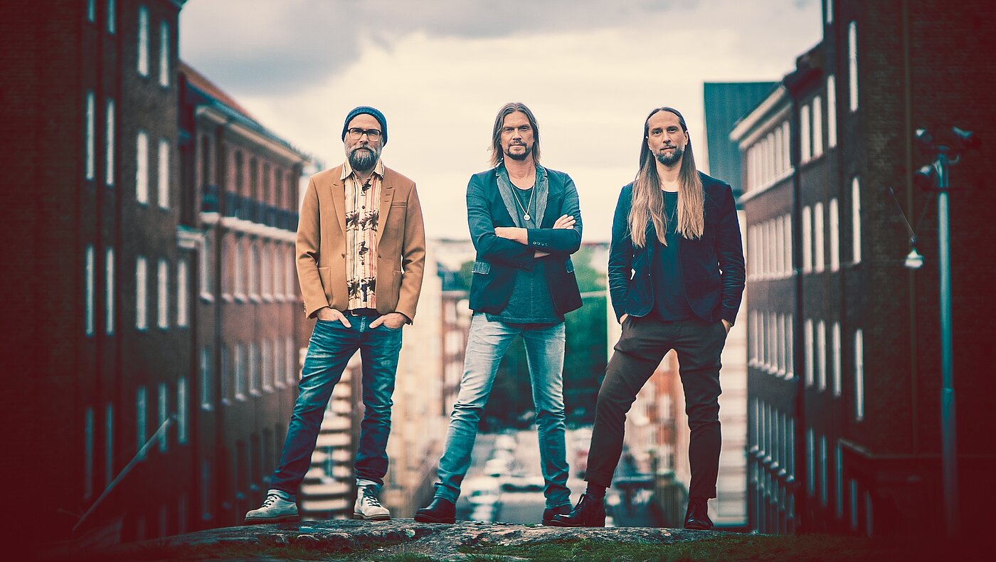 VON HERTZEN BROTHERS HARVINAISUUSKIERTUEELLE JOULUKUUSSA