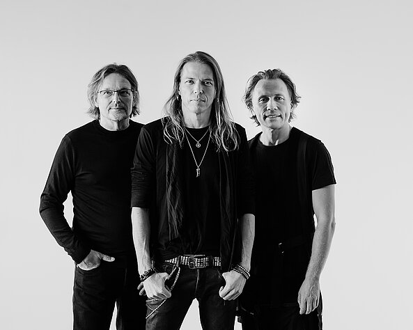 EICCA TOPPINEN, KRISTJAN JÄRVI AND NORDIC PULSE ORCHESTRA BRIGHT & BLACK IN HELSINKI IN MAY
