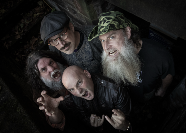 BLUEGRASSIN JA ROCKIN RAJAT RIKKOVA HAYSEED DIXIE PALAA SUOMEEN MAALISKUUSSA