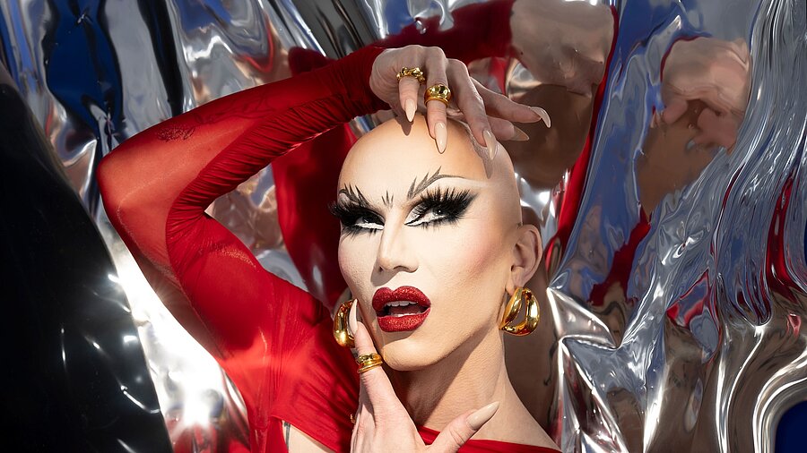 SASHA VELOUR
