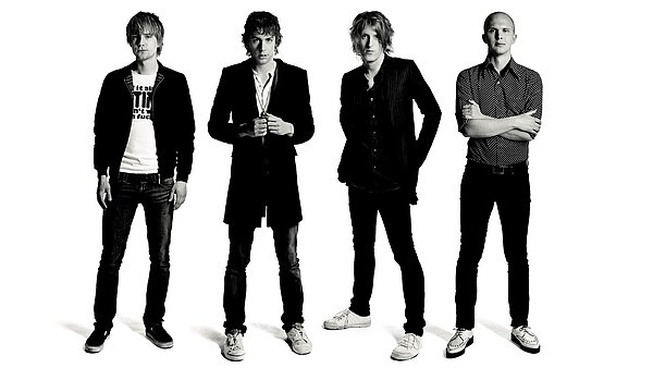 BRITTI-INDIEN KESTOSUOSIKKI RAZORLIGHT SAAPUU SUOMEEN